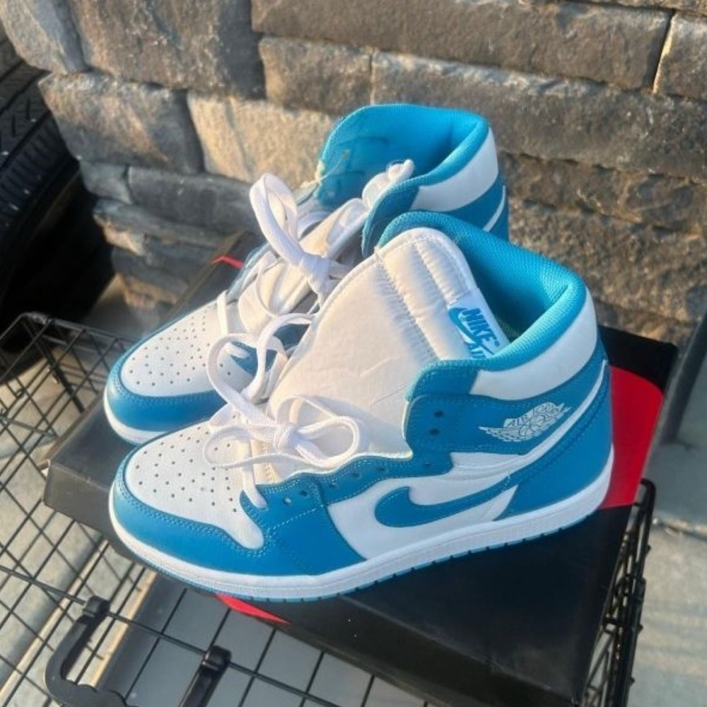 Nike White and Blue Mid-Top Sneakers